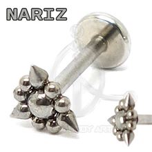 Labret Triangulo Pinchos (Rosca interna)