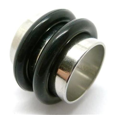Flesh Tunnel with O rings on both ends.