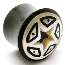 Horn Flesh Plug with inlaid picture of pearly Star